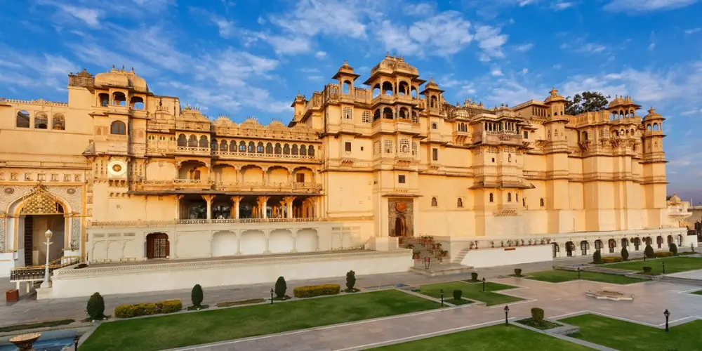 city palace of udaipur img