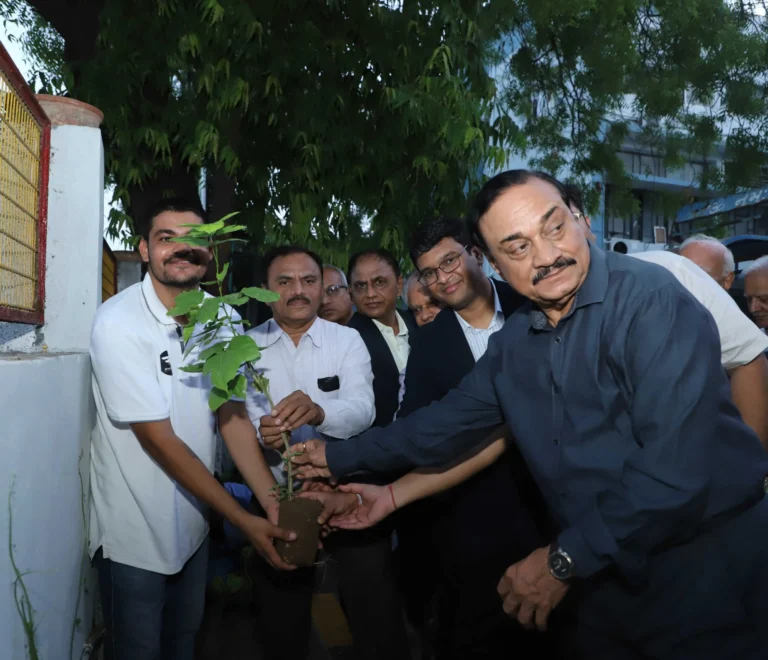 plantation drive , planting tree img
