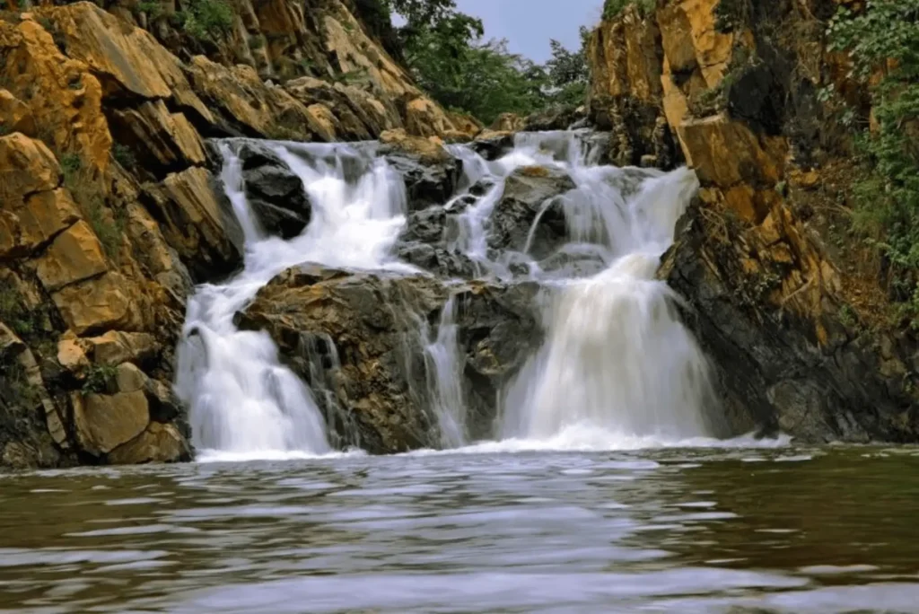 kadiliya waterfall banswara